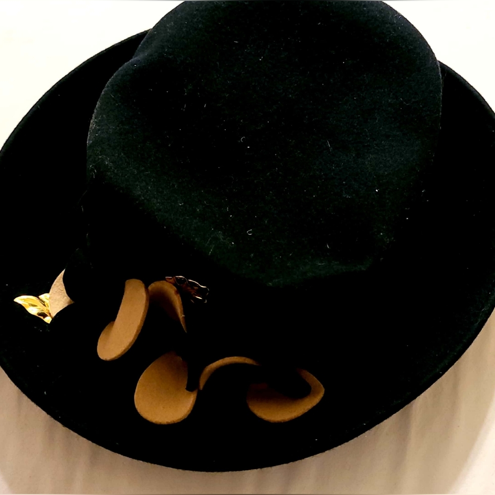 Womens hat